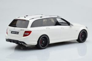Mercedes C63 AMG S204 T-Model ホワイト GT Spirit 1:18 GT147 レジン - 画像 2/8