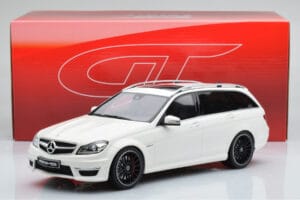 Mercedes C63 AMG S204 T-Model ホワイト GT Spirit 1:18 GT147 レジン - 画像 8/8