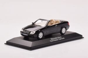 Mercedes CLK A209 カブリオレ オブシディアンブラック メタリック Minichamps 1:43 B66961966 メタル - 画像 2/4