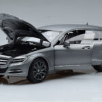 Mercedes CLS Shooting Brake X218 アラナイトグレー Norev 1:18 - image 2 of 7