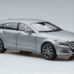 Mercedes CLS Shooting Brake X218 アラナイトグレー Norev 1:18 - image 5 of 7