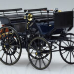 Mercedes Daimler Motorkutsche ダークブルー Norev 1:18 - image 4 of 6