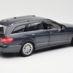 Mercedes E-Class S212 T-Model テノリットグレー メタリック Minichamps 1:18 - image 3 of 8