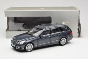 Mercedes E-Class S212 T-Model テノリットグレー メタリック Minichamps 1:18 B66962447 メタル - 画像 8/8