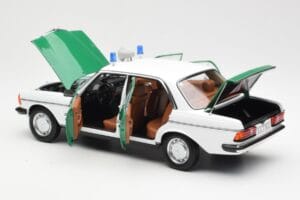 Mercedes E-Class W123 Polizei Norev 1:18 B66040676 メタル - 画像 5/8