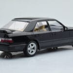 Mercedes E-Class W124 Tuning ブラック MCG 1:18 - image 2 of 6