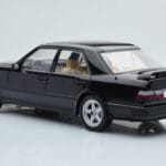 Mercedes E-Class W124 Tuning ブラック MCG 1:18 - image 5 of 6