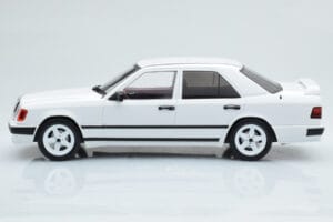 Mercedes E-Class W124 Tuning ホワイト MCG 1:18 MCG18343 メタル - 画像 3/6