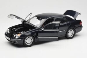 Mercedes E-Class W211 ブルー メタリック Kyosho 1:18 B66962147 メタル - 画像 2/8
