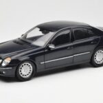 Mercedes E-Class W211 ブルー メタリック Kyosho 1:18