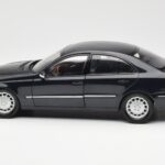 Mercedes E-Class W211 ブルー メタリック Kyosho 1:18 - image 4 of 8
