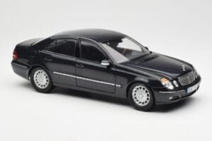 Mercedes E-Class W211 ブルー メタリック Kyosho 1:18 B66962147 メタル - 画像 6/8