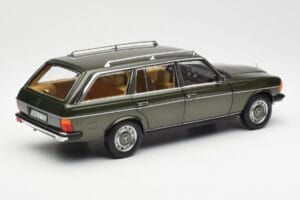 Mercedes 230T W123 T-Model グリーン メタリック Norev 1:18 183730 メタル - 画像 3/8