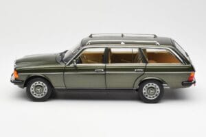 Mercedes 230T W123 T-Model グリーン メタリック Norev 1:18 183730 メタル - 画像 4/8