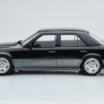 Mercedes E60 AMG W124 ブラック Otto 1:18 - image 3 of 6