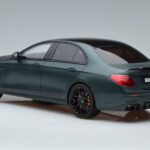 Mercedes E63 AMG Brabus 800 W213 グリーン GT Spirit 1:18 - image 5 of 6