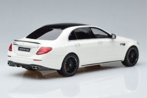 Mercedes AMG E63 S W213 ホワイト GT Spirit 1:18 B66965711 レジン - 画像 2/6