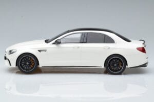 Mercedes AMG E63 S W213 ホワイト GT Spirit 1:18 B66965711 レジン - 画像 3/6