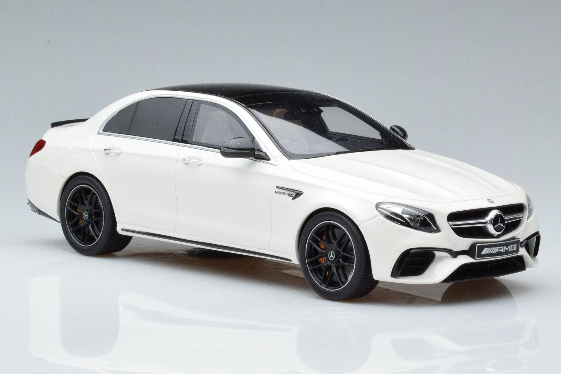 Mercedes AMG E63 S W213 ホワイト GT Spirit 1:18 B66965711 レジン - 画像 4/6