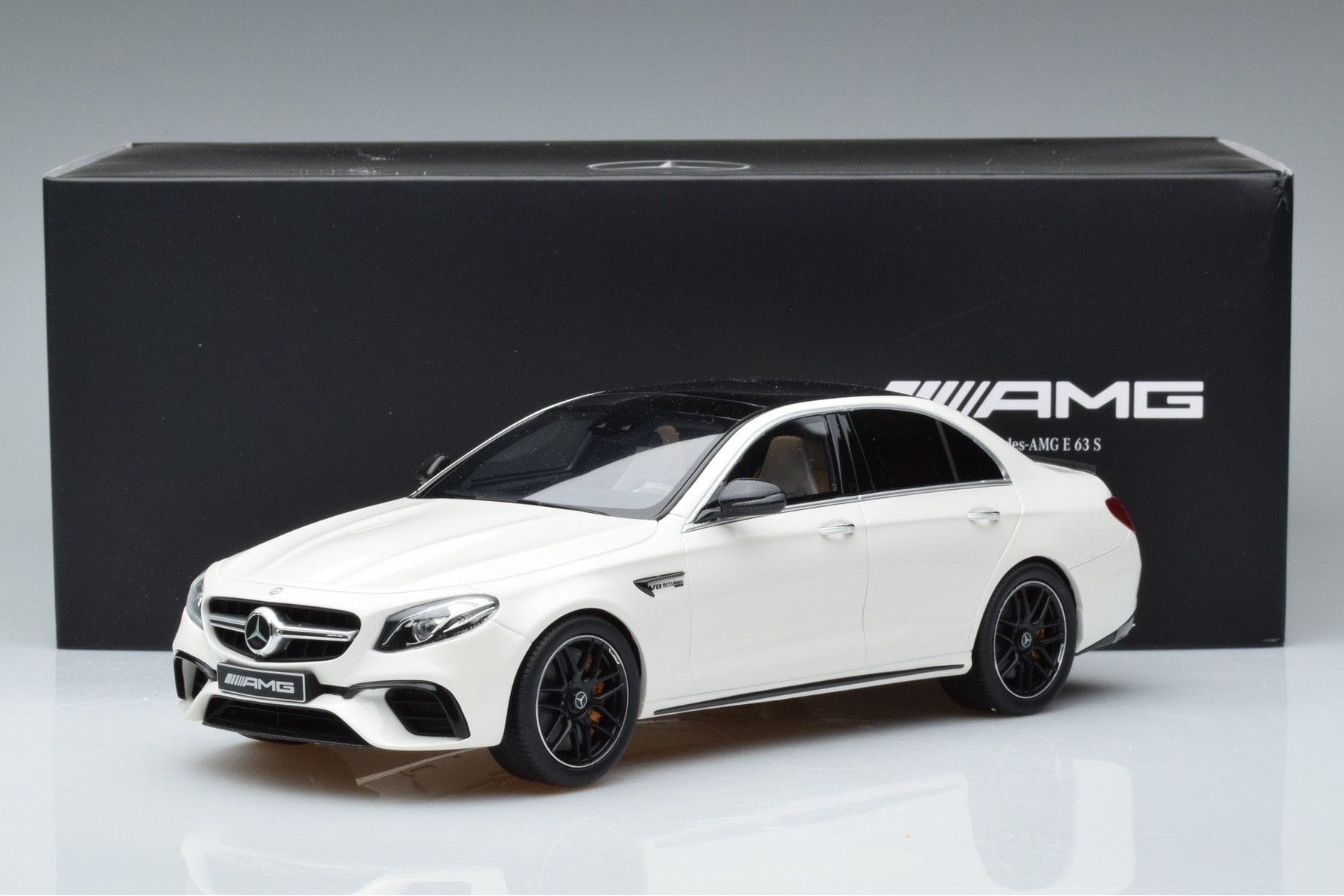 Mercedes AMG E63 S W213 ホワイト GT Spirit 1:18 B66965711 レジン - 画像 6/6