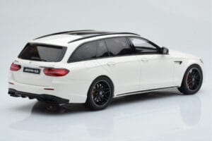 Mercedes AMG E63 S S213 T-Model ホワイト GT Spirit 1:18 GT795 レジン - 画像 2/6