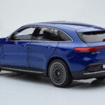 Mercedes EQC 400 ブリリアントブルー NZG 1:18 - image 5 of 8