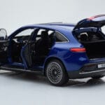 Mercedes EQC 400 ブリリアントブルー NZG 1:18 - image 7 of 8