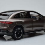 Mercedes EQE SUV X294 AMG Line ベルベットブラウン NZG 1:18 - image 3 of 8