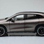 Mercedes EQE SUV X294 AMG Line ベルベットブラウン NZG 1:18 - image 4 of 8