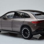 Mercedes EQE SUV X294 AMG Line ベルベットブラウン NZG 1:18 - image 7 of 8