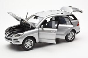 Mercedes M-Class W166 イリジウムシルバー メタリック Minichamps 1:18 B66960064 メタル - 画像 2/8