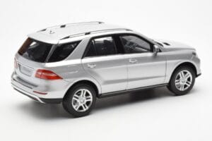 Mercedes M-Class W166 イリジウムシルバー メタリック Minichamps 1:18 B66960064 メタル - 画像 3/8