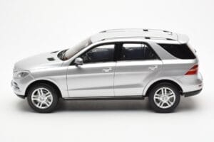 Mercedes M-Class W166 イリジウムシルバー メタリック Minichamps 1:18 B66960064 メタル - 画像 4/8