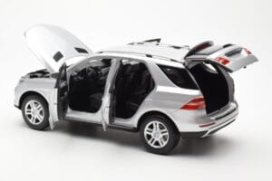Mercedes M-Class W166 イリジウムシルバー メタリック Minichamps 1:18 B66960064 メタル - 画像 5/8