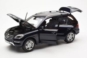 Mercedes M-Class W166 タンザナイトブルー メタリック Minichamps 1:18 B66960065 メタル - 画像 2/8