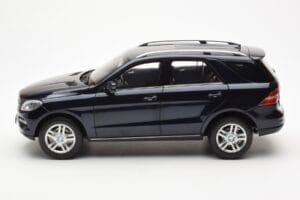 Mercedes M-Class W166 タンザナイトブルー メタリック Minichamps 1:18 B66960065 メタル - 画像 4/8