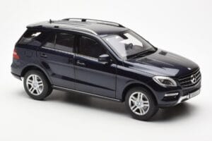 Mercedes M-Class W166 タンザナイトブルー メタリック Minichamps 1:18 B66960065 メタル - 画像 6/8