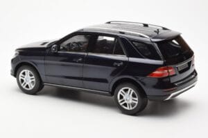 Mercedes M-Class W166 タンザナイトブルー メタリック Minichamps 1:18 B66960065 メタル - 画像 7/8
