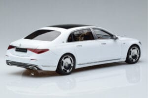 Mercedes Maybach S600 W222 V12 Biturbo ダイヤモンドホワイト Almost Real 1:18 820116 メタル - 画像 3/11