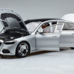 Mercedes Maybach S600 W222 V12 Biturbo ハイテクシルバー Almost Real 1:18 - image 2 of 12