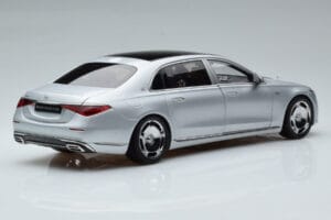 Mercedes Maybach S600 W222 V12 Biturbo ハイテクシルバー Almost Real 1:18 820118 メタル - 画像 3/12