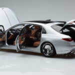 Mercedes Maybach S600 W222 V12 Biturbo ハイテクシルバー Almost Real 1:18 - image 8 of 12