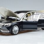 Mercedes Maybach S650 X222 シルバーブルー Norev 1:18 B66960615 メタル - image 2 of 7