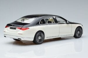 Mercedes Maybach S680 X223 ホワイト Norev 1:18 B66961424 メタル - 画像 3/7