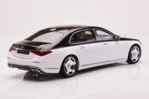 Mercedes Maybach S680 W223 オブシディアンブラック ダイヤモンドホワイト Almost Real 1:18 820121 メタル - 画像 3/7