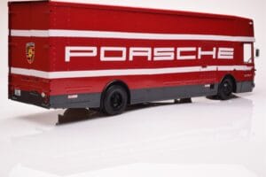 Mercedes O317 Porsche Transporter レッド CMR 1:18 CMR149 メタル - 画像 2/12