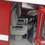 Mercedes O317 Porsche Transporter レッド CMR 1:18 - image 11 of 12