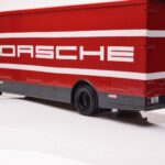 Mercedes O317 Porsche Transporter レッド CMR 1:18 - image 3 of 12