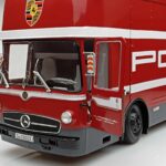Mercedes O317 Porsche Transporter レッド CMR 1:18 - image 4 of 12