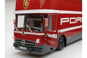Mercedes O317 Porsche Transporter レッド CMR 1:18 CMR149 メタル - 画像 4/12